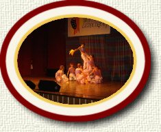 Piramidalnie trudny uk�ad, Kamila, trzymaj mocno Monik�!