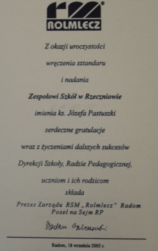 Wykonany w formie grawertonu