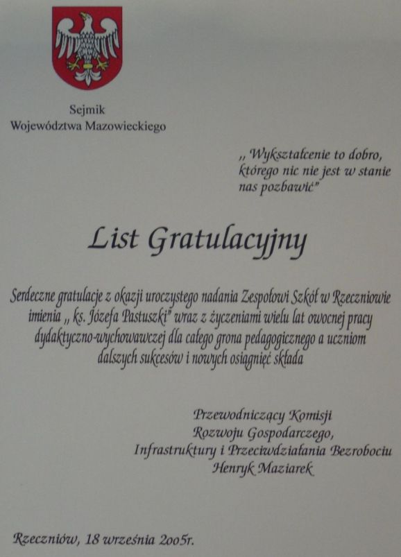 Wykonany w formie grawertonu